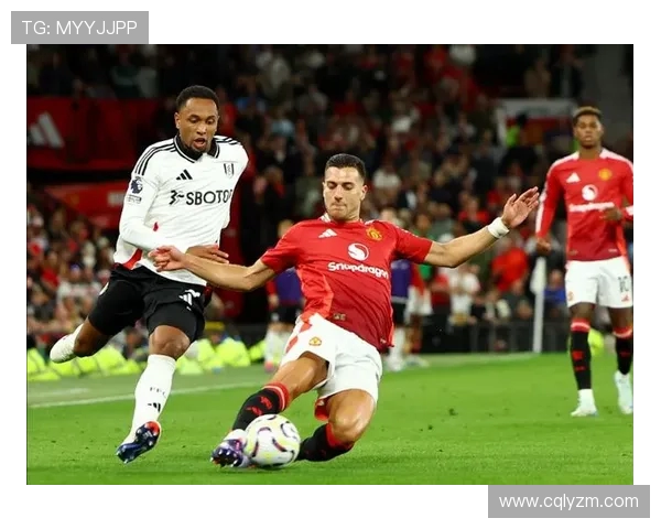 曼联重建之路:新主帅带领球队迎接挑战,球迷期待回归辉煌时刻 曼联重建之路:新主帅带领球队迎接挑战,球迷期待回归辉煌时刻